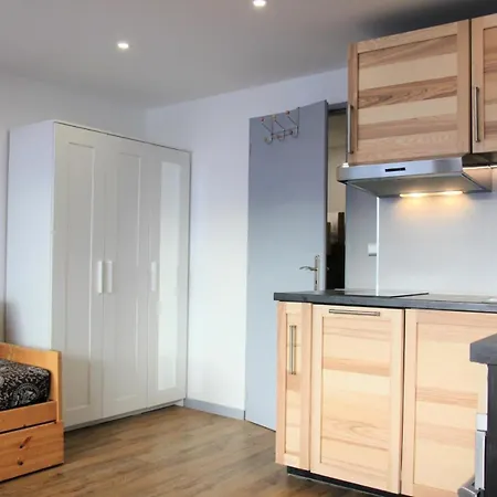 Neves - Location: Ensoleille Pour 4 Personnes Dans Un Quartier Anime Apartment *