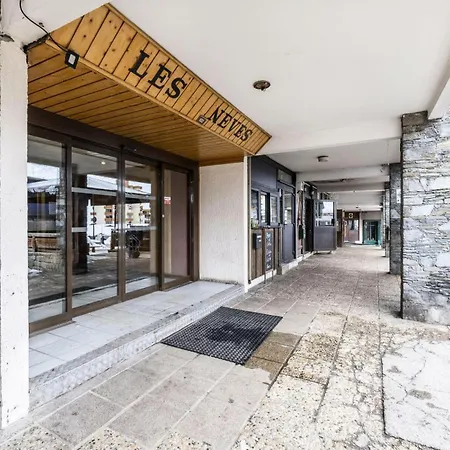 Neves - Location: Ensoleille Pour 4 Personnes Dans Un Quartier Anime Apartment *