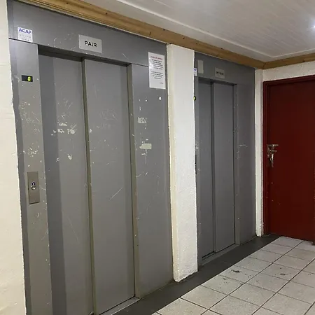 Résidence Neves - Location: Ensoleillé Pour 4 Personnes Dans Un Quartier Animé