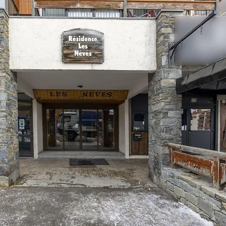 Neves - Location: Ensoleille Pour 4 Personnes Dans Un Quartier Anime Val Thorens