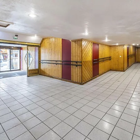 Résidence Neves - Location: Ensoleillé Pour 4 Personnes Dans Un Quartier Animé Apartamento